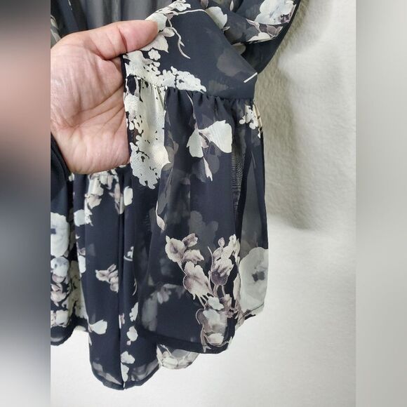 NWT Audrey 3+1 Sheer Floral Romper - Picture 6 of 10